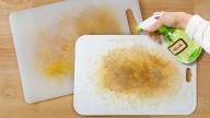 Por qué hay que rociar vinagre blanco en las tablas de cortar: ¿qué significa?