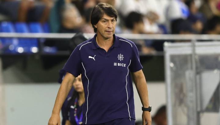 Daniel Garnero por demora en renovaciones de Zampedri y Medel: "Quiero que estén enfocados en el fin de semana"