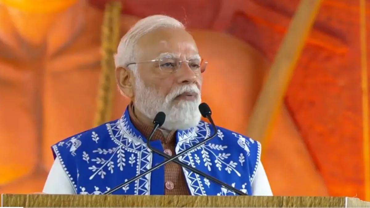 PM Modi leads historic ‘Janjatiya Gaurav Diwas’ tributes, unveils Rs 9,700 Cr projects in Guj