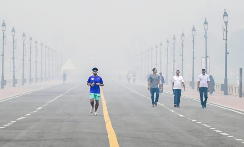 IMD Reports Delhi’s Air Quality Remains ‘Very Poor’ with AQI at 319