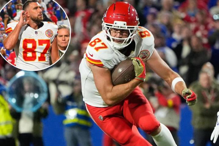 Travis Kelce chirps at Bills fans after injury scare in Chiefs loss