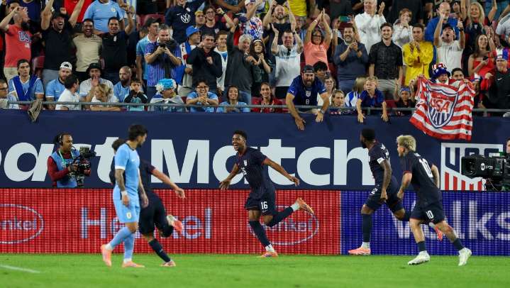 Estados Unidos hace lo que México no pudo y golea a Uruguay