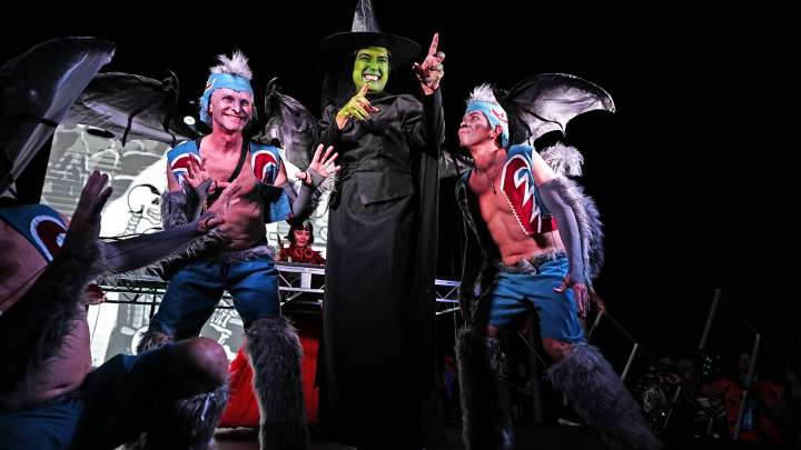 Scenes from Halloween on Arenas 2025