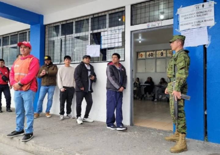 Participación en consulta de Ecuador alcanza 41,39%
