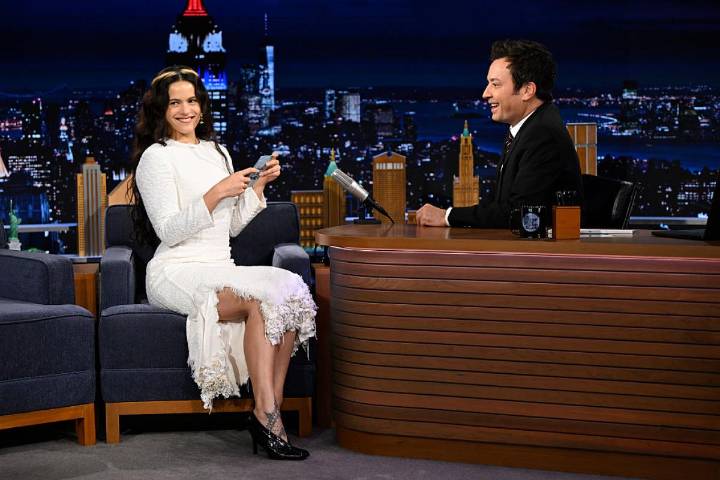 Rosalía debuta en el show de Jimmy Fallon con ‘La Perla’