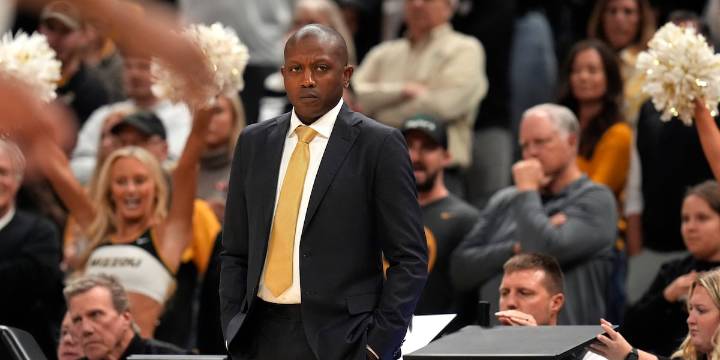 Mitchell scores 18 points to lead hot-shooting Missouri over Minnesota