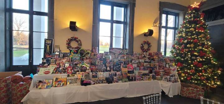 Bronx Chamber y Casita María se unen para llevar alegría navideña a niños y familias del Bronx