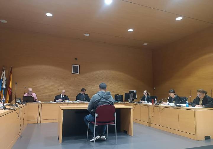 Una menor cuenta como el exnovio de su madre abusó presuntamente de ella cuando tenía nueve años: «Todavía tengo miedo»