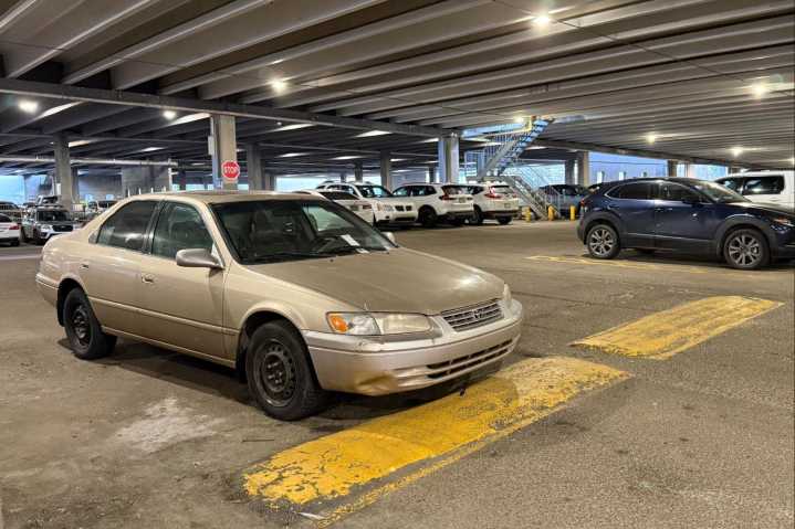 Comically poor park job at Alberta mall brutally roasted