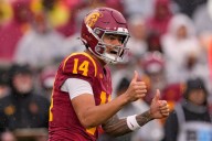 No. 17 Southern California scores final 19 points, keeps CFP hopes alive with 26