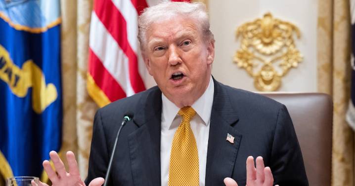 Trump, 79, Uses Simple Trick to Cover Up His Cankles