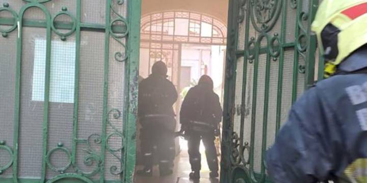 Incendio en un hotel familiar de Caballito: murió un hombre de 30 años y tuvieron que asistir a 5 personas