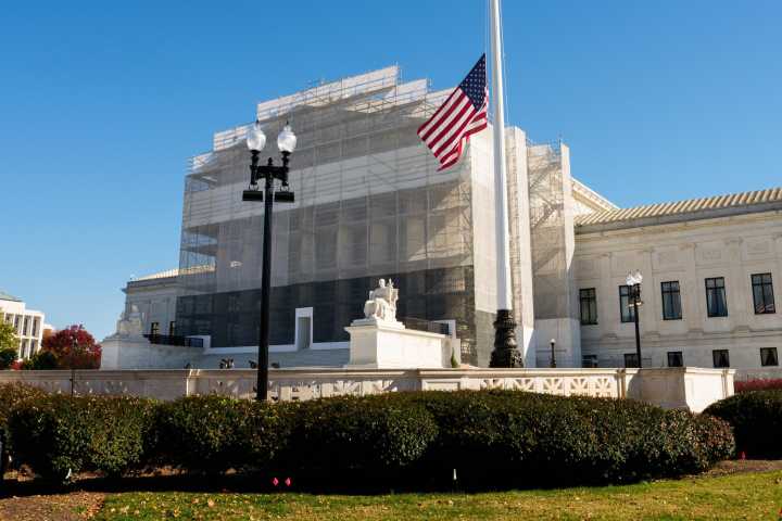 El Supremo avala a Trump prohibir la autoidentificación de género en los pasaportes