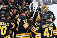 David Pastrnak reaches milestone in Bruins’ seventh straight win