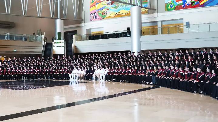 Universidad Vizcaya celebra la graduación de su tercera generación en Chihuahua