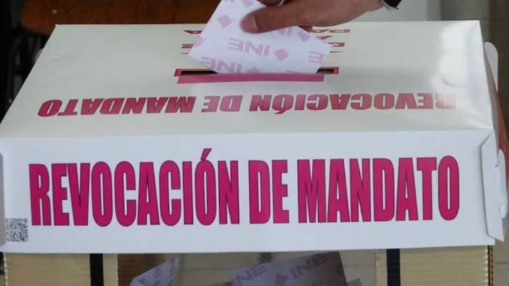 Busca Morena adelantar consulta de revocación de mandato; quiere empatarla con elección intermedia 2027