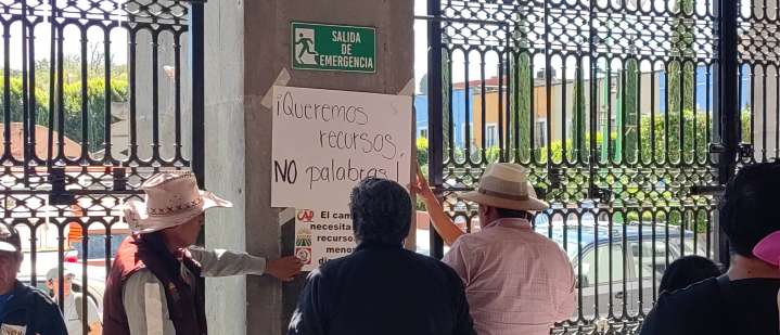Campesinos reclaman en Tlaxcala: “¡Queremos un presupuesto justo ya!”