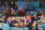 Salvadoreños rinden homenaje y celebran a sus muertos (+Fotos)