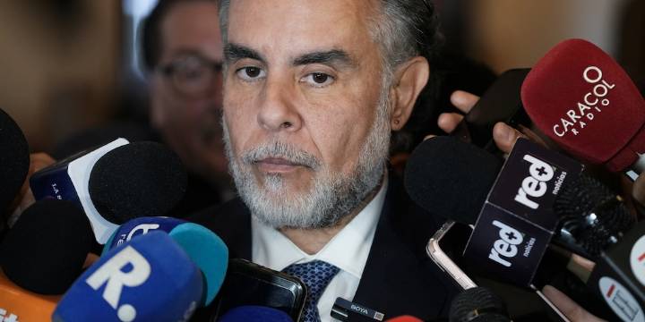 Armando Benedetti denunció que la magistrada Lombana dejó micrófonos en su casa: “¿Qué es esta locura?”