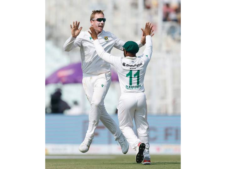 Harmer shines as India lose first Test at Kolkata in 13 years