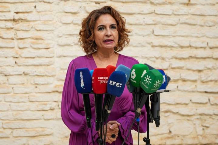 Montero avisa a Ábalos, tras entrar en la cárcel: ni Sánchez ni el PSOE "se van a dejar chantajear" con sus "mentiras"