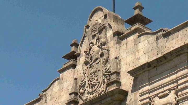 Captan Momento en el que Inspectores Solicitan Dinero en Diligencia en Negocio de Pizzas