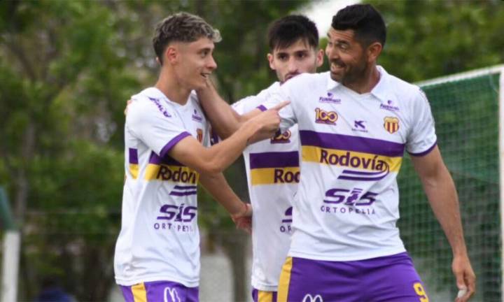 Tiro Federal ganó y quedó como líder del Clausura en la B