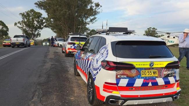 Spear, hatchet allegedly seized as police officer undergoes surgery after allegedly being stabbed during Sydney arrest