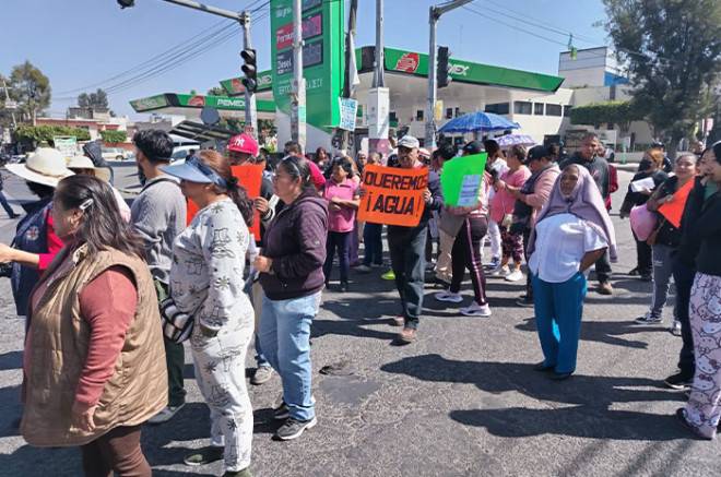 ¡Otra vez...! Vecinos de Chimalhuacán bloquean calles por desabasto de agua