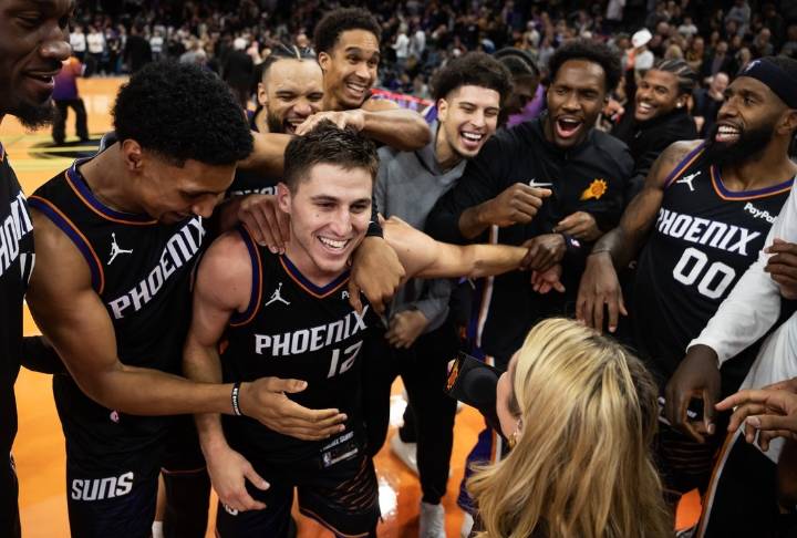 Deadspin | Collin Gillespie's game-winner rescues win for Suns over T-Wolves