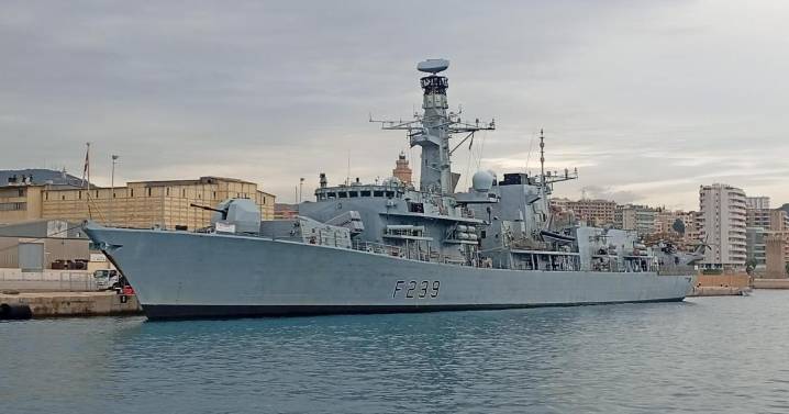 La fragata británica ‘HMS Richmond’ visita Palma