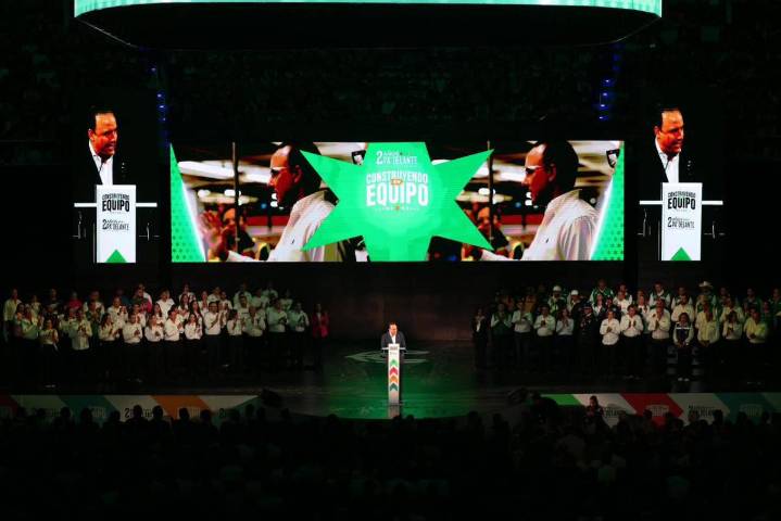 POLITICÓN: Apuesta Manolo Jiménez por la cercanía ciudadana sobre el tecnicismo en su informe ciudadano