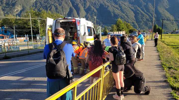 Ciclista adolescente resulta policontuso luego de colisionar contra vehículo