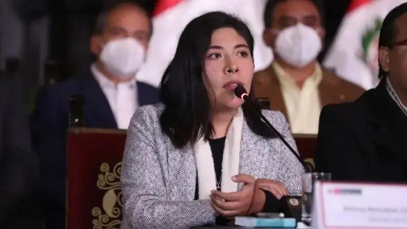 Especialistas opinan sobre decisión del Gobierno de iniciar consultas con la OEA antes de definir salvoconducto a Betssy Chávez