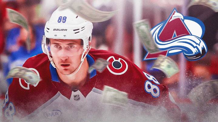 Martin Necas, Avalanche grades for $92 million contract extension