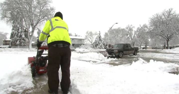 LIVE UPDATES: What to know ahead of the winter‑storm warning for all of SE Wisconsin this weekend