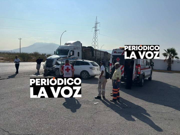 Trailero circula en sentido contrario y provoca brutal choque frontal en el Libramiento