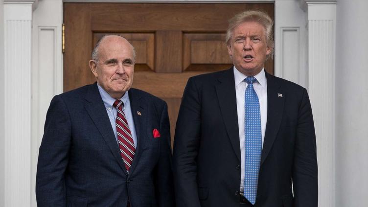 Otorgó Trump perdón a Rudy Giuliani
