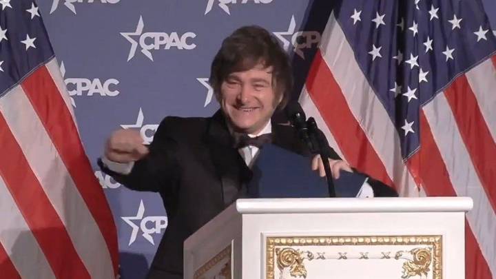 Ahora, también baila: así imitó Milei a Trump al ritmo de "YMCA" en la CPAC