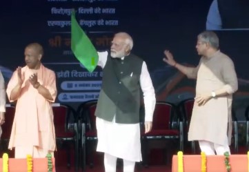PM Modi Flags Off Four New Vande Bharat Trains from Varanasi, Boosting Connectivity Across India