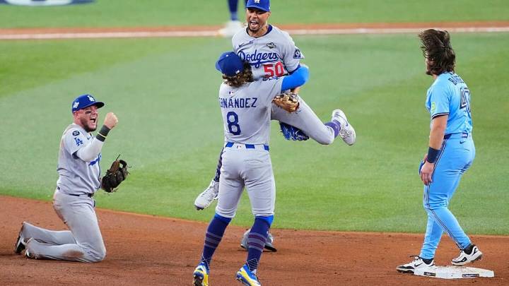 Wild double play saves Dodgers' season as they force Game 7 in Toronto