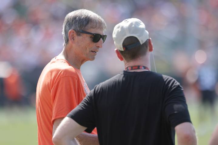 Kevin Stefanski sends his well wishes to Bernie Kosar; a CB suffers a serious knee injury: Browns takeaways