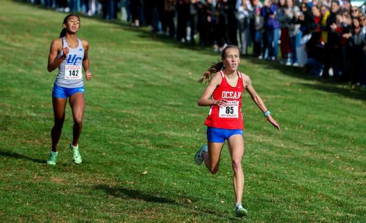 WATCH this electrifying finish at the N.J. girls cross