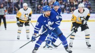 William Nylander helps the Maple Leafs rally past the Penguins 4