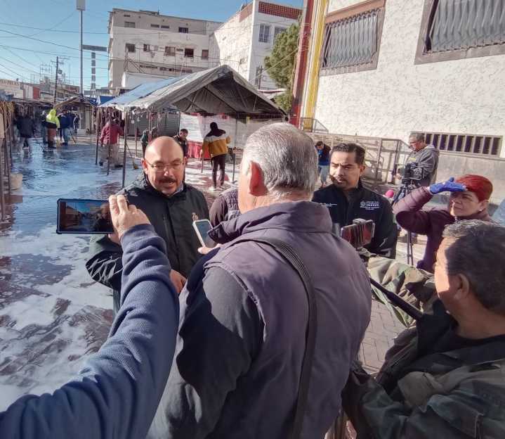 Se suman comerciantes a la limpieza de calle La Paz