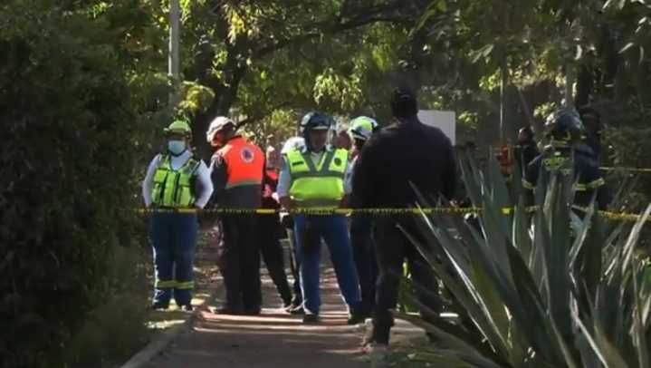 Hallan cuerpo de mujer con signos de violencia en Canal Nacional, CdMx