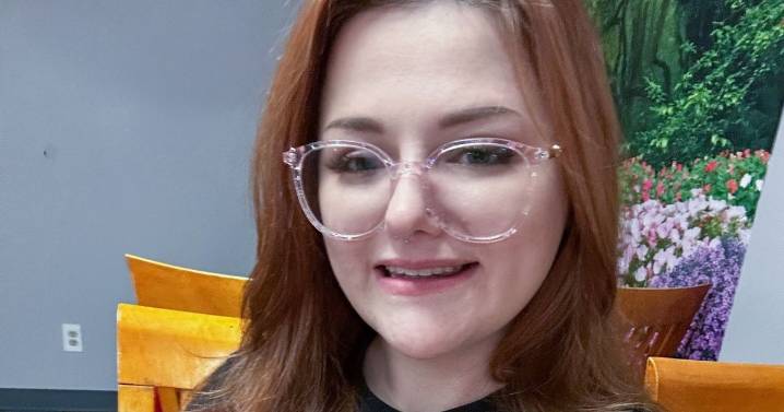 Men should ditch phones in bedroom as 'work makes them worse at sex' says brothel boss