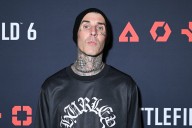 Travis Barker, baterista de Blink 182, lanza su línea de productos de bienestar junto a Doctor Simi