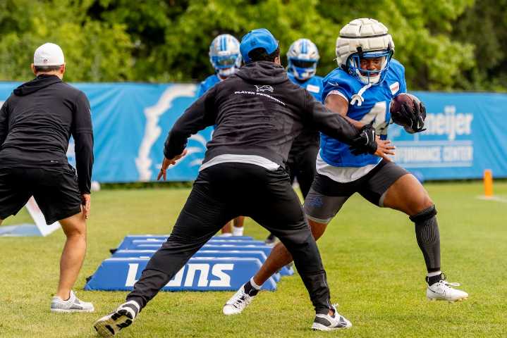 Lions make practice squad adjustments before Cowboys matchup
