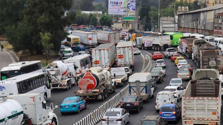 Transportistas y campesinos anuncian mega bloqueo nacional; gobierno asegura diálogo y seguimiento a demandas